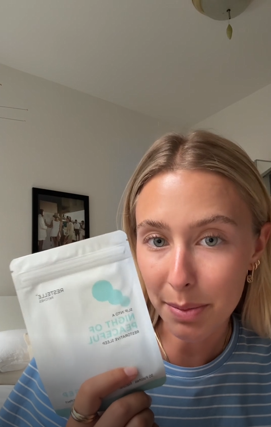 An Elanessa customer with her Sleep patches.